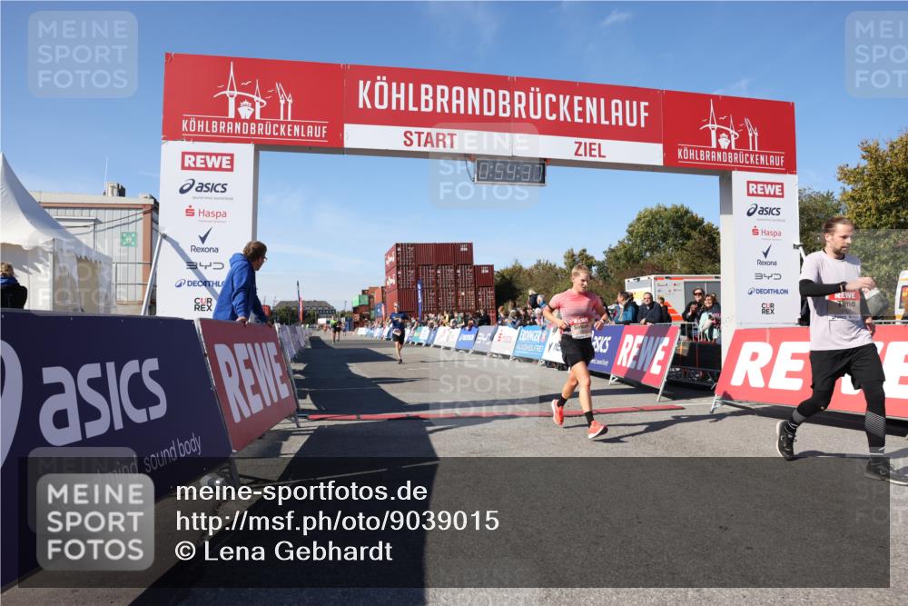 03.10.2025 - Köhlbrandbrückenlauf Lena Gebhardt http://msf.ph/oto/9039015 03.10.2025 12:54:37 Ziel 4060, 4106, 4209, 6683 meine-sportfotos.de