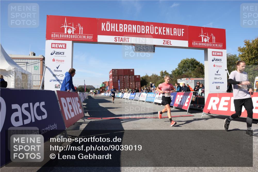 03.10.2025 - Köhlbrandbrückenlauf Lena Gebhardt http://msf.ph/oto/9039019 03.10.2025 12:54:37 Ziel 4060, 4106, 4209, 6683 meine-sportfotos.de