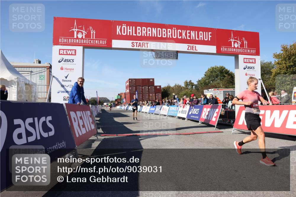 03.10.2025 - Köhlbrandbrückenlauf Lena Gebhardt http://msf.ph/oto/9039031 03.10.2025 12:54:38 Ziel 4060, 4106, 4209, 6621, 6683 meine-sportfotos.de