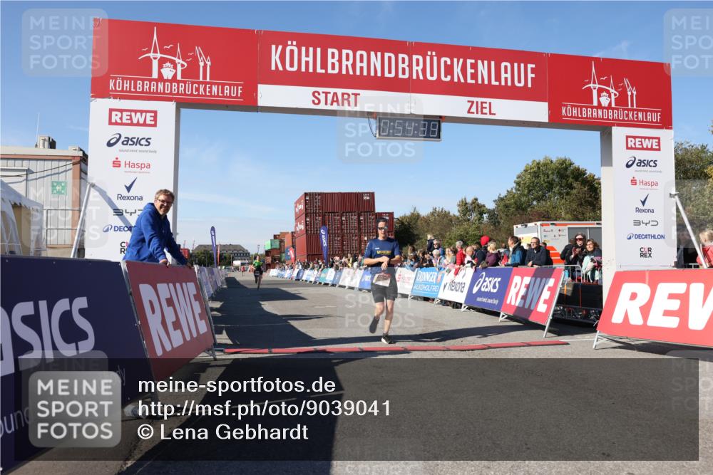 03.10.2025 - Köhlbrandbrückenlauf Lena Gebhardt http://msf.ph/oto/9039041 03.10.2025 12:54:40 Ziel 4060, 4079, 4106, 4209, 6621, 6683 meine-sportfotos.de