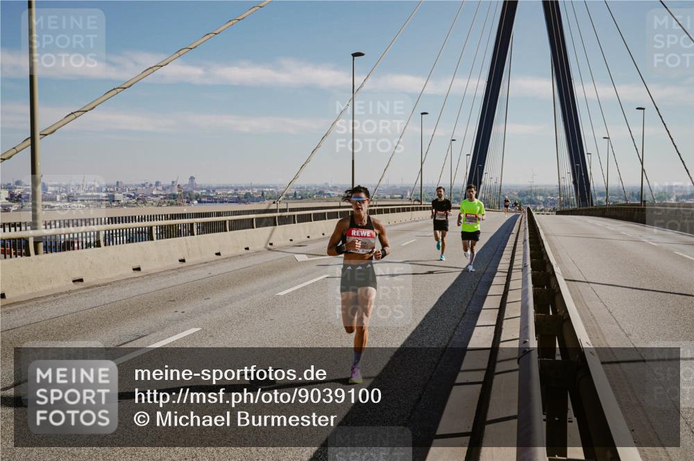03.10.2025 - Köhlbrandbrückenlauf Michael Burmester http://msf.ph/oto/9039100 03.10.2025 12:16:59 Position 1 6740 meine-sportfotos.de