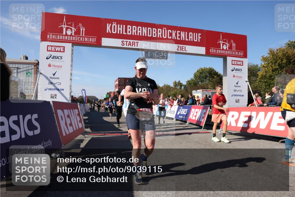 03.10.2025 - Köhlbrandbrückenlauf Lena Gebhardt http://msf.ph/oto/9039115 03.10.2025 13:16:30 Ziel 4036, 4144, 4146, 4314, 4317, 4347, 4408, 4414, 4586, 4952, 5032, 5104, 5498, 5570, 5630, 5694, 5815, 5836, 5983, 6208, 6353, 6377, 6761, 6771, 6812 meine-sportfotos.de