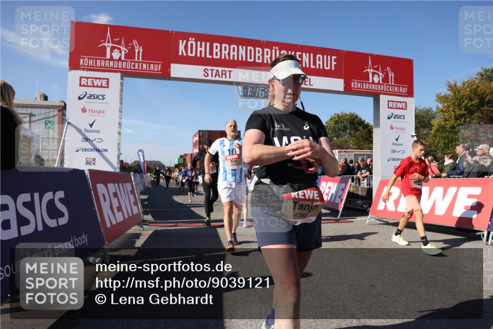 03.10.2025 - Köhlbrandbrückenlauf Lena Gebhardt http://msf.ph/oto/9039121 03.10.2025 13:16:31 Ziel 4036, 4144, 4146, 4314, 4317, 4408, 4414, 4586, 4952, 5104, 5498, 5570, 5630, 5694, 5815, 5983, 6208, 6353, 6377, 6761, 6771, 6812 meine-sportfotos.de