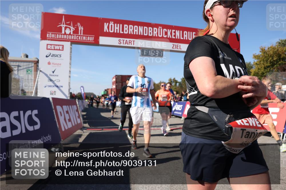 03.10.2025 - Köhlbrandbrückenlauf Lena Gebhardt http://msf.ph/oto/9039131 03.10.2025 13:16:31 Ziel 4036, 4144, 4146, 4314, 4317, 4408, 4414, 4586, 4952, 5104, 5498, 5570, 5630, 5694, 5815, 5983, 6208, 6353, 6377, 6761, 6771, 6812 meine-sportfotos.de