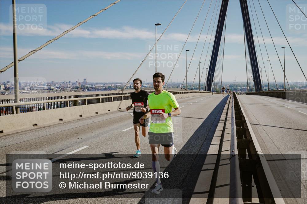 03.10.2025 - Köhlbrandbrückenlauf Michael Burmester http://msf.ph/oto/9039136 03.10.2025 12:17:01 Position 1 6280 meine-sportfotos.de