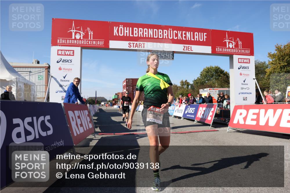 03.10.2025 - Köhlbrandbrückenlauf Lena Gebhardt http://msf.ph/oto/9039138 03.10.2025 12:54:47 Ziel 4079, 6151, 6621, 6683 meine-sportfotos.de