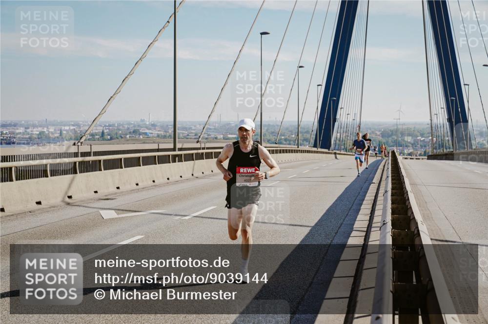 03.10.2025 - Köhlbrandbrückenlauf Michael Burmester http://msf.ph/oto/9039144 03.10.2025 12:17:11 Position 1 4027 meine-sportfotos.de