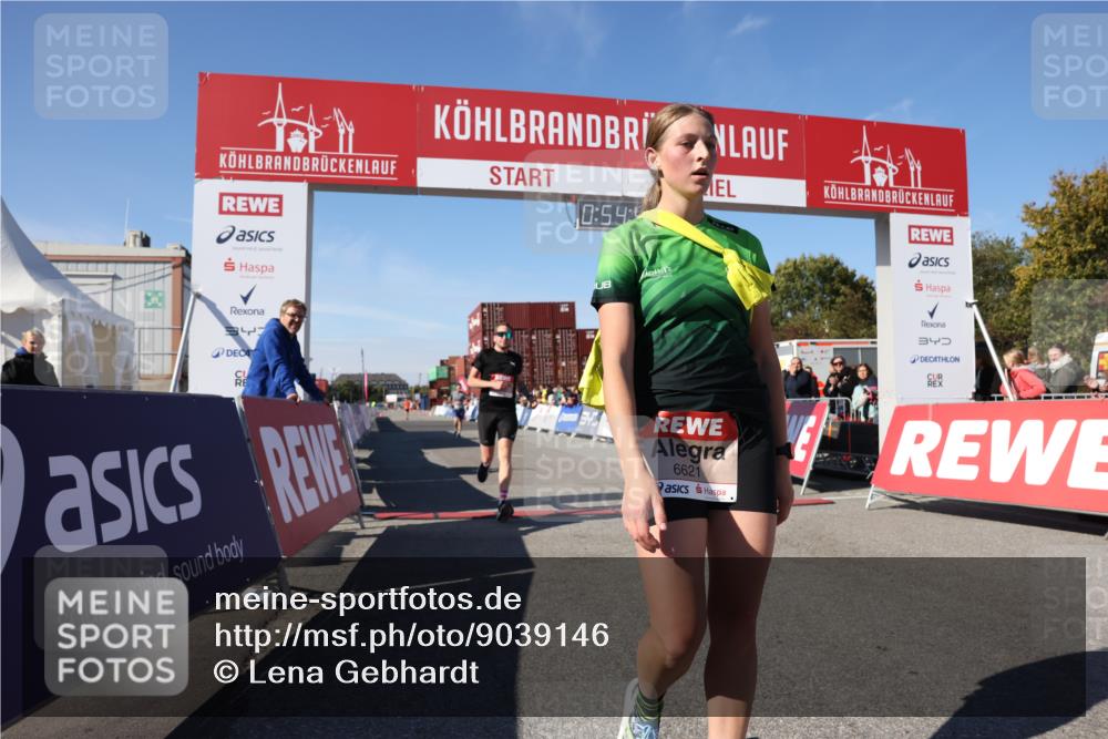 03.10.2025 - Köhlbrandbrückenlauf Lena Gebhardt http://msf.ph/oto/9039146 03.10.2025 12:54:47 Ziel 4079, 6151, 6621, 6683 meine-sportfotos.de