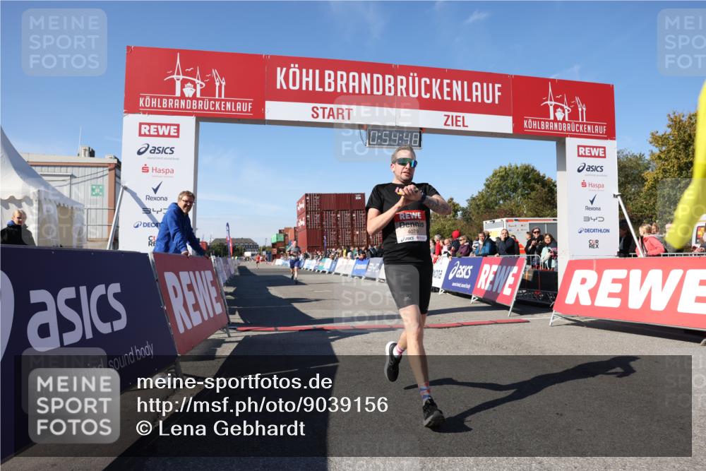03.10.2025 - Köhlbrandbrückenlauf Lena Gebhardt http://msf.ph/oto/9039156 03.10.2025 12:54:48 Ziel 4079, 6151, 6621, 6683 meine-sportfotos.de