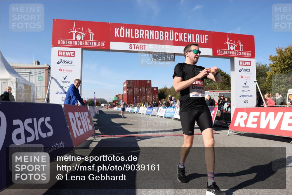03.10.2025 - Köhlbrandbrückenlauf Lena Gebhardt http://msf.ph/oto/9039161 03.10.2025 12:54:49 Ziel 4079, 6151, 6621, 6683 meine-sportfotos.de