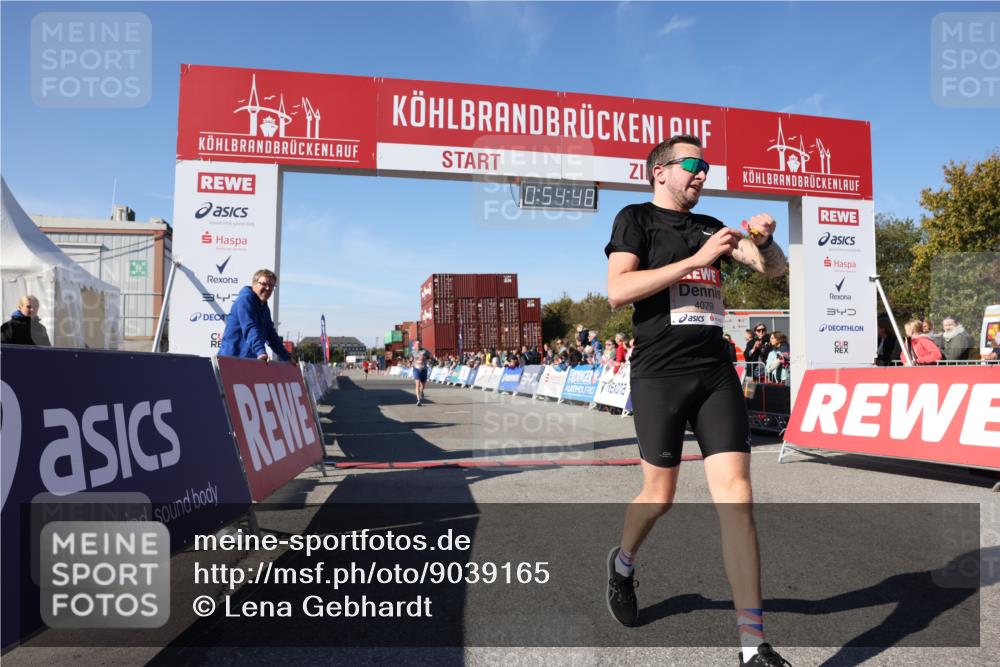 03.10.2025 - Köhlbrandbrückenlauf Lena Gebhardt http://msf.ph/oto/9039165 03.10.2025 12:54:49 Ziel 4079, 6151, 6621, 6683 meine-sportfotos.de