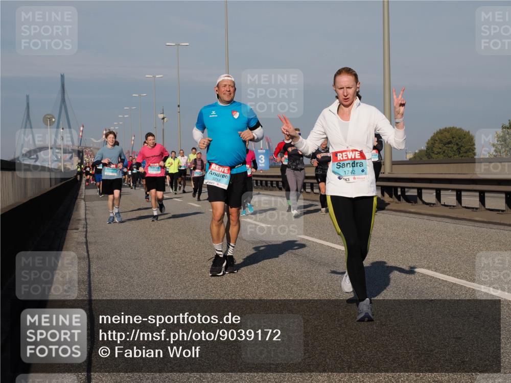 03.10.2025 - Köhlbrandbrückenlauf Fabian Wolf http://msf.ph/oto/9039172 03.10.2025 09:53:28 Position 3 3218, 13, 1742 meine-sportfotos.de