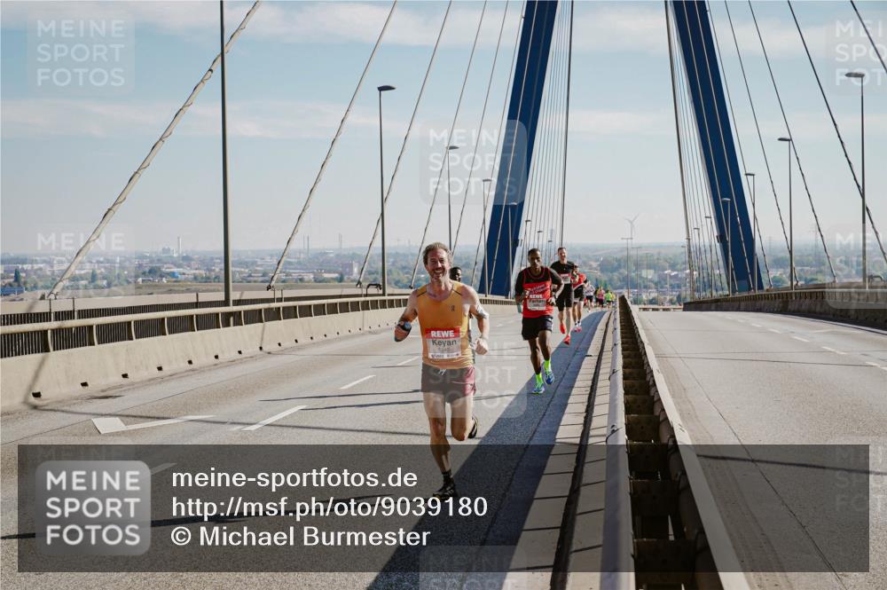 03.10.2025 - Köhlbrandbrückenlauf Michael Burmester http://msf.ph/oto/9039180 03.10.2025 12:17:38 Position 1  meine-sportfotos.de