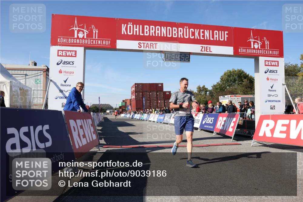 03.10.2025 - Köhlbrandbrückenlauf Lena Gebhardt http://msf.ph/oto/9039186 03.10.2025 12:54:52 Ziel 4079, 6151, 6621 meine-sportfotos.de
