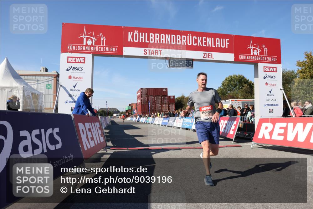 03.10.2025 - Köhlbrandbrückenlauf Lena Gebhardt http://msf.ph/oto/9039196 03.10.2025 12:54:53 Ziel 4079, 6151, 6621 meine-sportfotos.de
