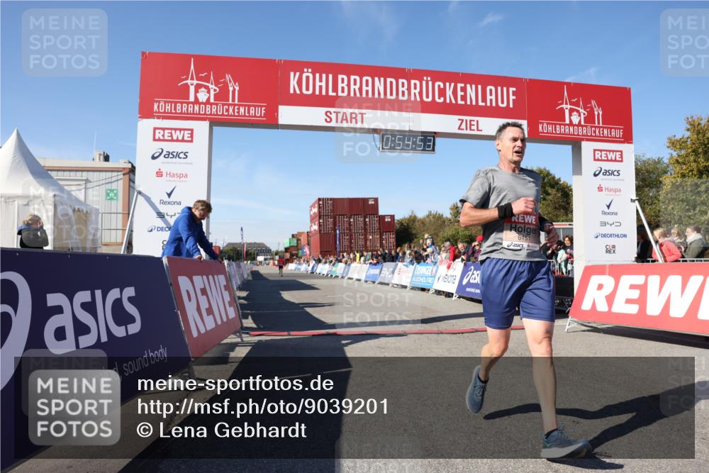 03.10.2025 - Köhlbrandbrückenlauf Lena Gebhardt http://msf.ph/oto/9039201 03.10.2025 12:54:53 Ziel 4079, 6151, 6621 meine-sportfotos.de