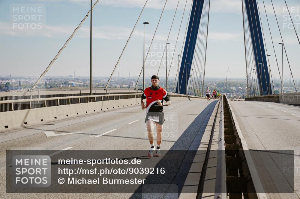 03.10.2025 - Köhlbrandbrückenlauf Michael Burmester http://msf.ph/oto/9039216 03.10.2025 12:17:46 Position 1  meine-sportfotos.de