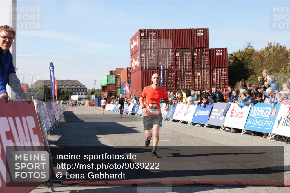 03.10.2025 - Köhlbrandbrückenlauf Lena Gebhardt http://msf.ph/oto/9039222 03.10.2025 12:55:00 Ziel 5765, 6151 meine-sportfotos.de