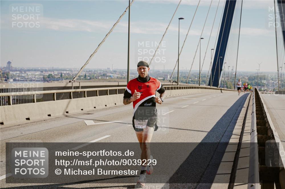 03.10.2025 - Köhlbrandbrückenlauf Michael Burmester http://msf.ph/oto/9039229 03.10.2025 12:17:47 Position 1 6514, 1 meine-sportfotos.de