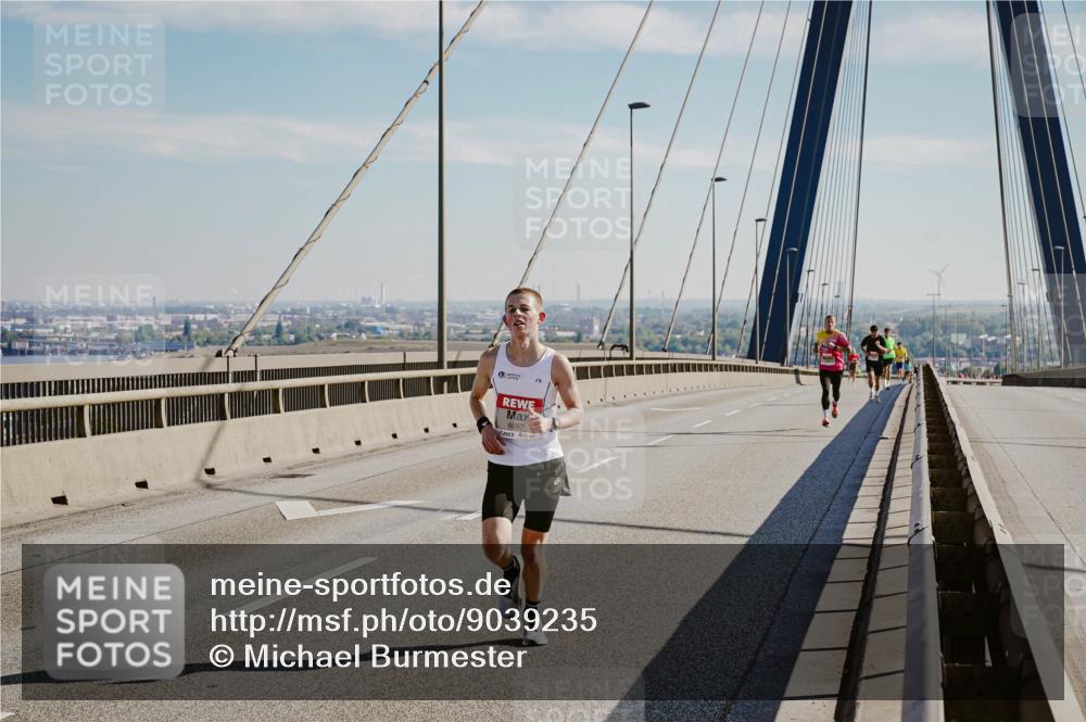 03.10.2025 - Köhlbrandbrückenlauf Michael Burmester http://msf.ph/oto/9039235 03.10.2025 12:18:00 Position 1 6087 meine-sportfotos.de