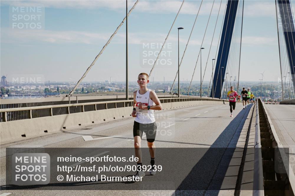 03.10.2025 - Köhlbrandbrückenlauf Michael Burmester http://msf.ph/oto/9039239 03.10.2025 12:18:01 Position 1 6087 meine-sportfotos.de