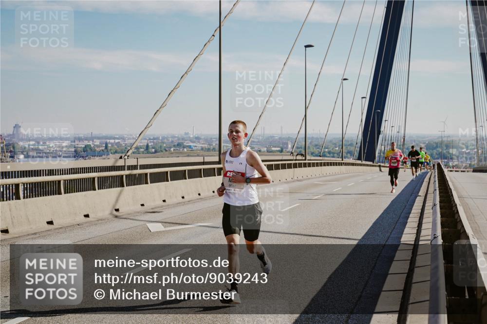 03.10.2025 - Köhlbrandbrückenlauf Michael Burmester http://msf.ph/oto/9039243 03.10.2025 12:18:01 Position 1 6087 meine-sportfotos.de