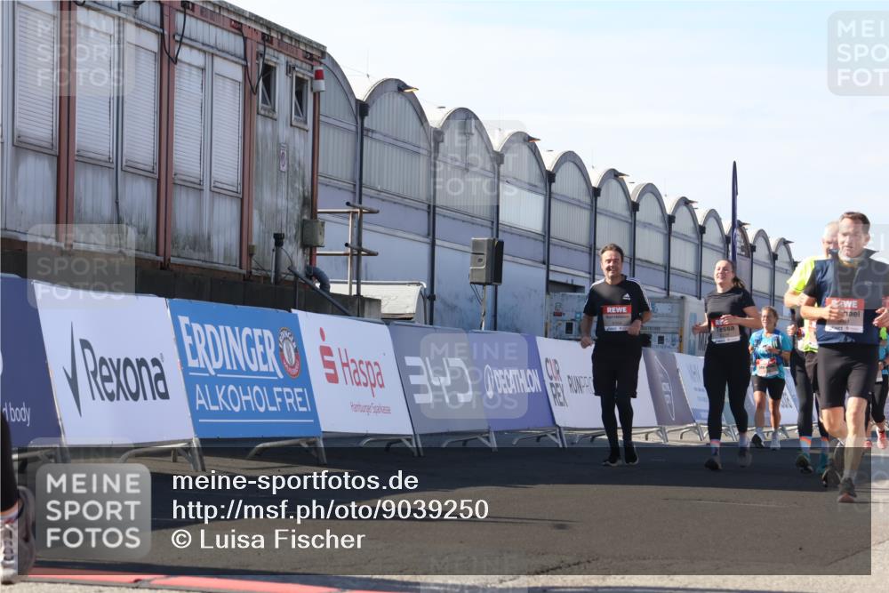 03.10.2025 - Köhlbrandbrückenlauf Luisa Fischer http://msf.ph/oto/9039250 03.10.2025 13:29:25 Ziel 4960, 5340, 5342, 5344, 5366, 5470, 5514, 5601, 5954, 6063, 6118, 6156, 6309, 6334, 6335, 6336, 6351 meine-sportfotos.de
