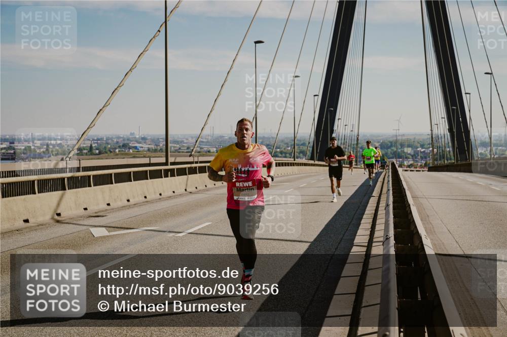 03.10.2025 - Köhlbrandbrückenlauf Michael Burmester http://msf.ph/oto/9039256 03.10.2025 12:18:07 Position 1  meine-sportfotos.de