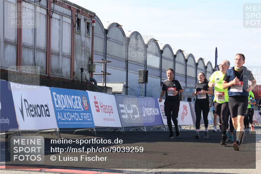 03.10.2025 - Köhlbrandbrückenlauf Luisa Fischer http://msf.ph/oto/9039259 03.10.2025 13:29:25 Ziel 4960, 5340, 5342, 5344, 5366, 5470, 5514, 5601, 5954, 6063, 6118, 6156, 6309, 6334, 6335, 6336, 6351 meine-sportfotos.de