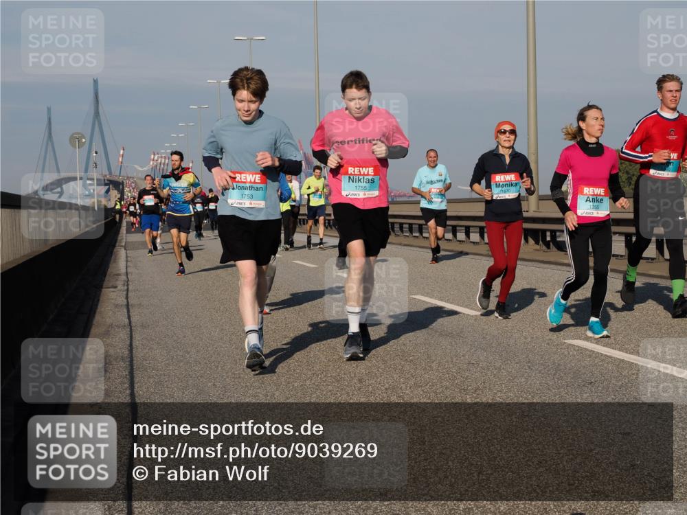 03.10.2025 - Köhlbrandbrückenlauf Fabian Wolf http://msf.ph/oto/9039269 03.10.2025 09:53:32 Position 3 1753, 1755, 1670, 1355 meine-sportfotos.de