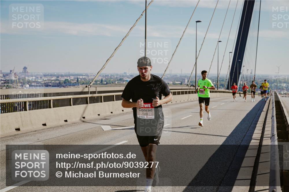 03.10.2025 - Köhlbrandbrückenlauf Michael Burmester http://msf.ph/oto/9039277 03.10.2025 12:18:12 Position 1 4089 meine-sportfotos.de