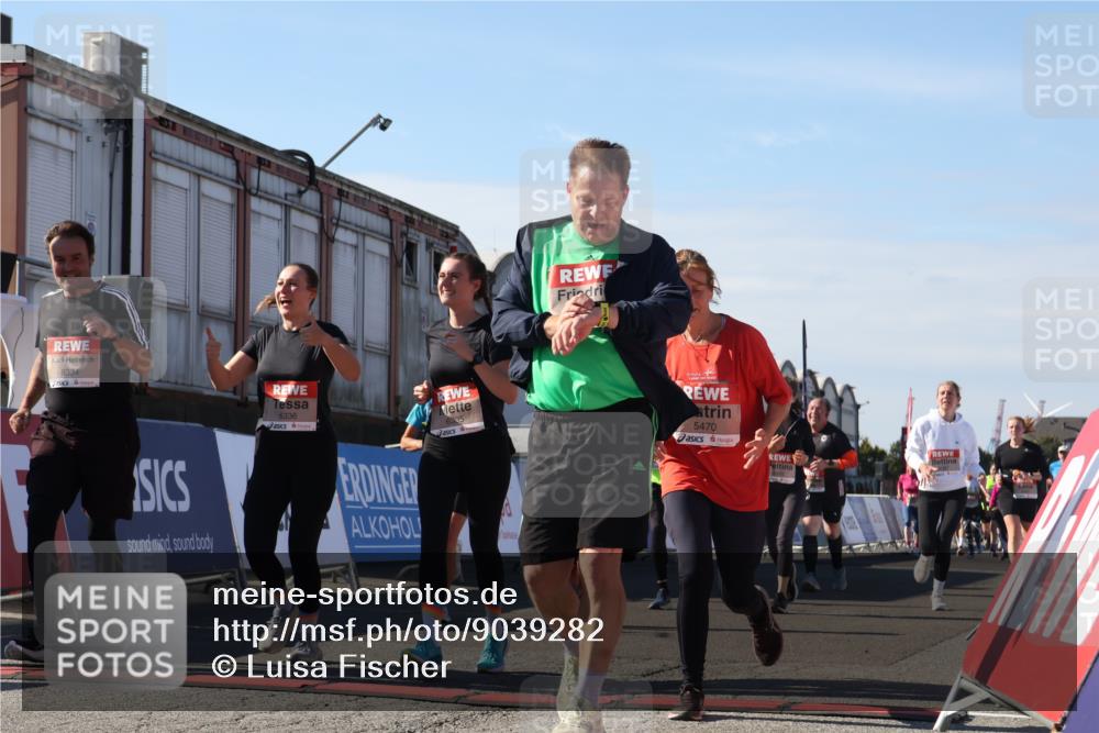 03.10.2025 - Köhlbrandbrückenlauf Luisa Fischer http://msf.ph/oto/9039282 03.10.2025 13:29:30 Ziel 5340, 5366, 5470, 5482, 5514, 5601, 6156, 6334, 6335, 6336, 6351, 6387, 6439, 6539, 6543, 6554, 6555 meine-sportfotos.de