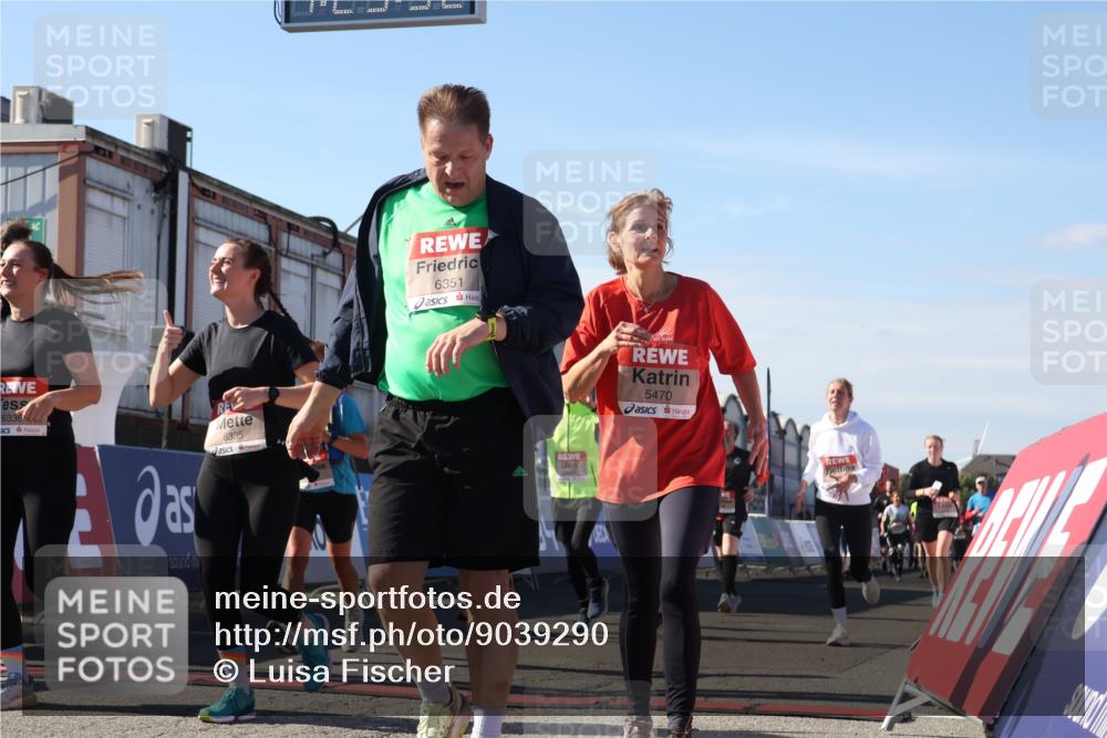 03.10.2025 - Köhlbrandbrückenlauf Luisa Fischer http://msf.ph/oto/9039290 03.10.2025 13:29:31 Ziel 5340, 5366, 5470, 5482, 5514, 5601, 6156, 6334, 6335, 6336, 6351, 6387, 6439, 6539, 6543, 6554, 6555 meine-sportfotos.de