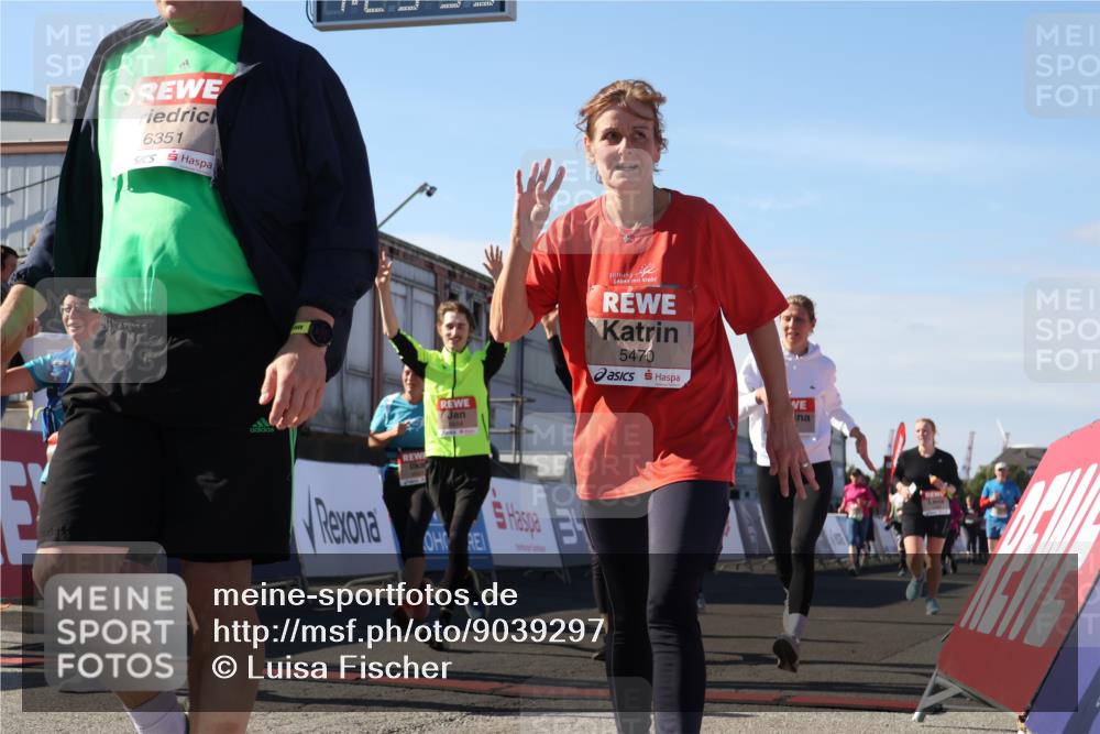 03.10.2025 - Köhlbrandbrückenlauf Luisa Fischer http://msf.ph/oto/9039297 03.10.2025 13:29:32 Ziel 5340, 5366, 5470, 5482, 5514, 5601, 6156, 6334, 6335, 6336, 6351, 6387, 6439, 6539, 6543, 6554, 6555 meine-sportfotos.de