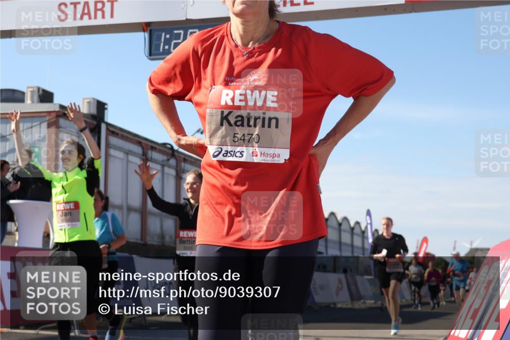 03.10.2025 - Köhlbrandbrückenlauf Luisa Fischer http://msf.ph/oto/9039307 03.10.2025 13:29:33 Ziel 5340, 5366, 5470, 5482, 5514, 5601, 6093, 6156, 6215, 6334, 6335, 6336, 6351, 6387, 6439, 6539, 6543, 6554, 6555 meine-sportfotos.de