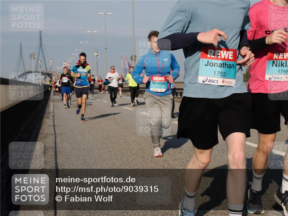 03.10.2025 - Köhlbrandbrückenlauf Fabian Wolf http://msf.ph/oto/9039315 03.10.2025 09:53:34 Position 3 1753, 2117, 1755 meine-sportfotos.de