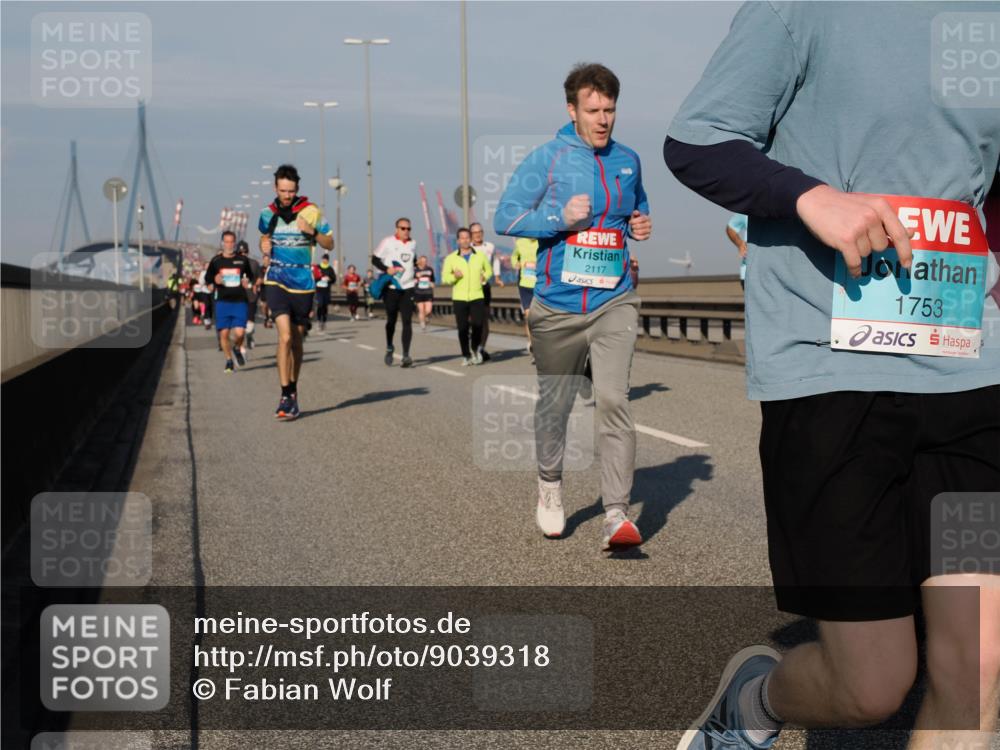 03.10.2025 - Köhlbrandbrückenlauf Fabian Wolf http://msf.ph/oto/9039318 03.10.2025 09:53:34 Position 3 2117, 1753 meine-sportfotos.de