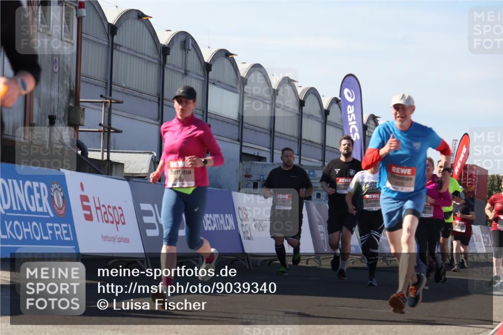 03.10.2025 - Köhlbrandbrückenlauf Luisa Fischer http://msf.ph/oto/9039340 03.10.2025 13:29:36 Ziel 5470, 5482, 5601, 6093, 6156, 6215, 6334, 6335, 6336, 6351, 6387, 6439, 6539, 6543, 6554, 6555 meine-sportfotos.de
