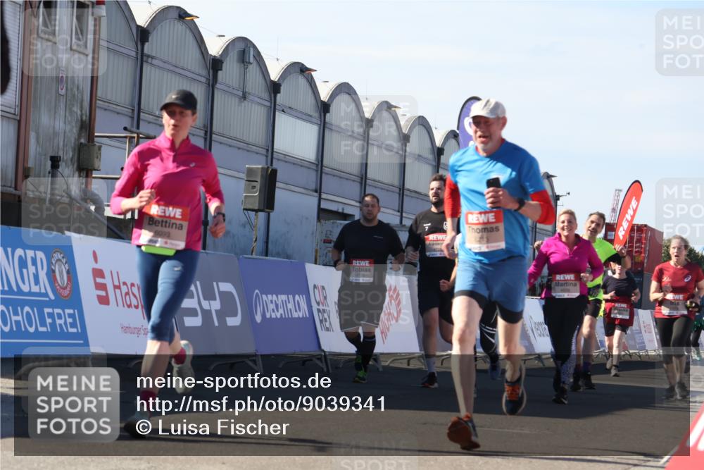 03.10.2025 - Köhlbrandbrückenlauf Luisa Fischer http://msf.ph/oto/9039341 03.10.2025 13:29:37 Ziel 4629, 4660, 4720, 4733, 5470, 5482, 5601, 6093, 6156, 6215, 6334, 6335, 6336, 6351, 6387, 6439, 6539, 6543, 6554, 6555 meine-sportfotos.de