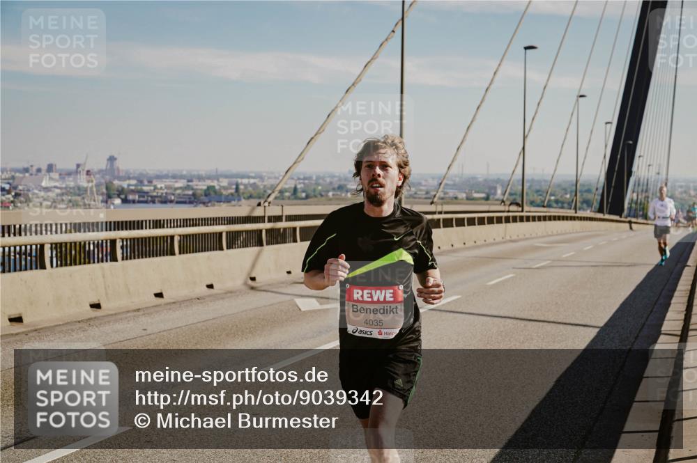 03.10.2025 - Köhlbrandbrückenlauf Michael Burmester http://msf.ph/oto/9039342 03.10.2025 12:18:25 Position 1 4035 meine-sportfotos.de
