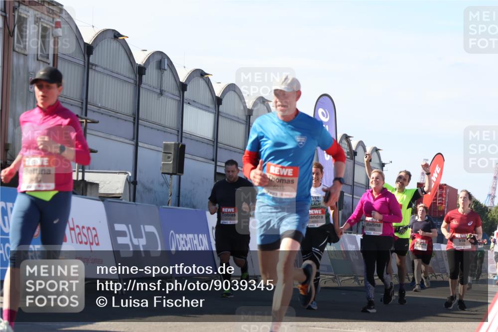 03.10.2025 - Köhlbrandbrückenlauf Luisa Fischer http://msf.ph/oto/9039345 03.10.2025 13:29:37 Ziel 4629, 4660, 4720, 4733, 5470, 5482, 5601, 6093, 6156, 6215, 6334, 6335, 6336, 6351, 6387, 6439, 6539, 6543, 6554, 6555 meine-sportfotos.de