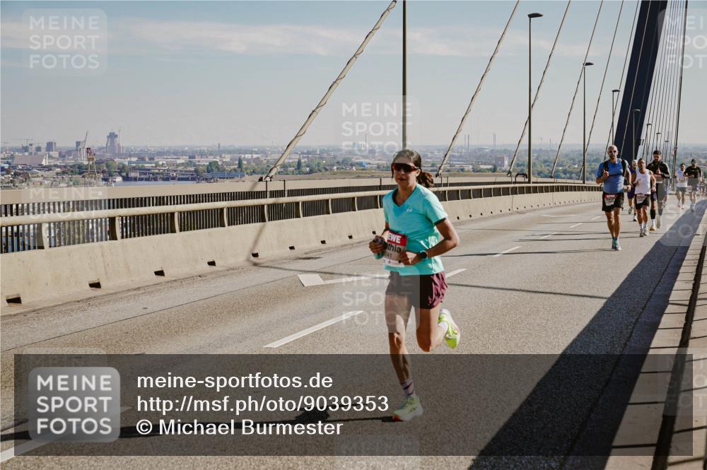 03.10.2025 - Köhlbrandbrückenlauf Michael Burmester http://msf.ph/oto/9039353 03.10.2025 12:18:44 Position 1  meine-sportfotos.de