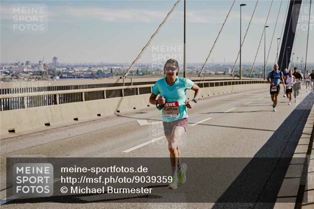 03.10.2025 - Köhlbrandbrückenlauf Michael Burmester http://msf.ph/oto/9039359 03.10.2025 12:18:44 Position 1 6241 meine-sportfotos.de