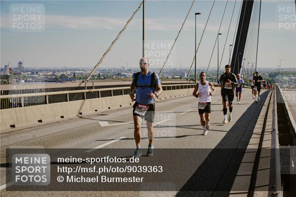 03.10.2025 - Köhlbrandbrückenlauf Michael Burmester http://msf.ph/oto/9039363 03.10.2025 12:18:47 Position 1  meine-sportfotos.de
