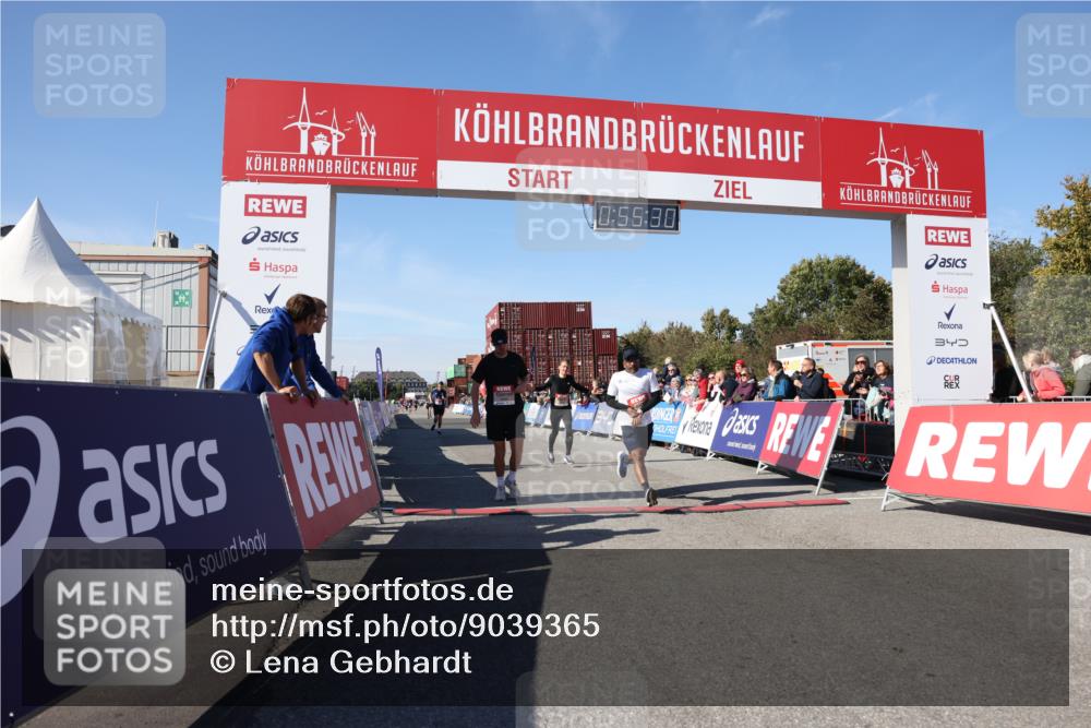 03.10.2025 - Köhlbrandbrückenlauf Lena Gebhardt http://msf.ph/oto/9039365 03.10.2025 12:55:30 Ziel 4089, 4104, 4233, 6091 meine-sportfotos.de