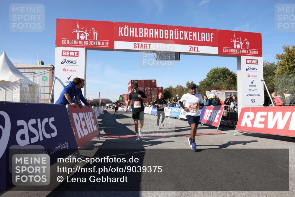 03.10.2025 - Köhlbrandbrückenlauf Lena Gebhardt http://msf.ph/oto/9039375 03.10.2025 12:55:31 Ziel 4089, 4104, 4233, 6091 meine-sportfotos.de