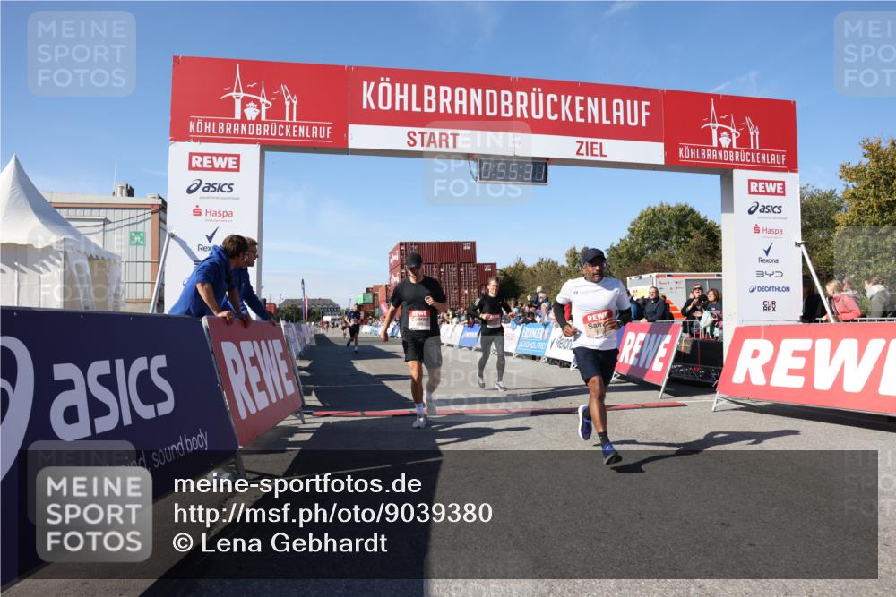 03.10.2025 - Köhlbrandbrückenlauf Lena Gebhardt http://msf.ph/oto/9039380 03.10.2025 12:55:31 Ziel 4089, 4104, 4233, 6091 meine-sportfotos.de