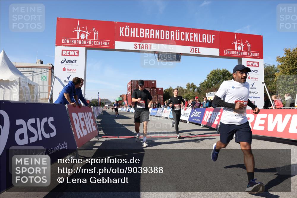 03.10.2025 - Köhlbrandbrückenlauf Lena Gebhardt http://msf.ph/oto/9039388 03.10.2025 12:55:32 Ziel 4089, 4104, 4233, 6091 meine-sportfotos.de