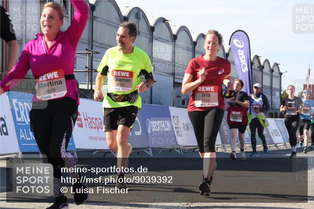 03.10.2025 - Köhlbrandbrückenlauf Luisa Fischer http://msf.ph/oto/9039392 03.10.2025 13:29:42 Ziel 4629, 4660, 4720, 4733, 5119, 5120, 5260, 5333, 5482, 5574, 6093, 6215, 6387, 6439, 6539, 6543, 6554, 6555 meine-sportfotos.de