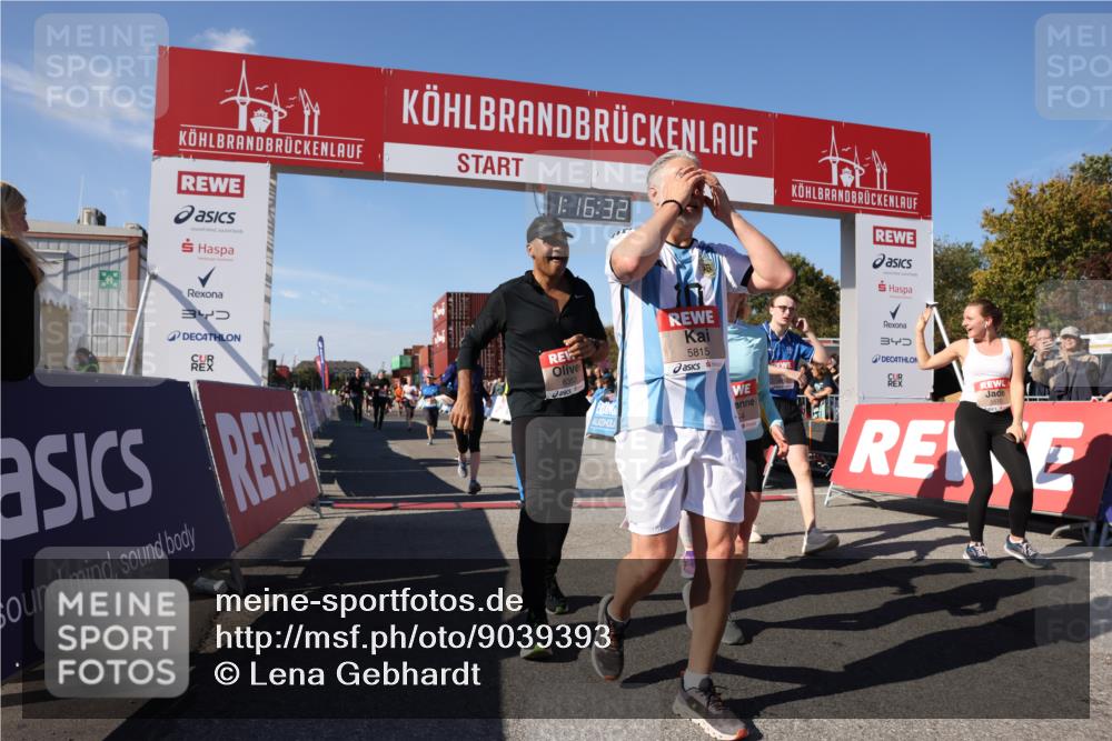03.10.2025 - Köhlbrandbrückenlauf Lena Gebhardt http://msf.ph/oto/9039393 03.10.2025 13:16:32 Ziel 4036, 4144, 4146, 4235, 4314, 4408, 4414, 4586, 4952, 5104, 5498, 5570, 5630, 5694, 5815, 5983, 6208, 6353, 6377, 6761, 6812 meine-sportfotos.de